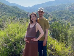 Accio Bayi! Bonnie Wright Ginny Weasley Lahirkan Putra Pertama