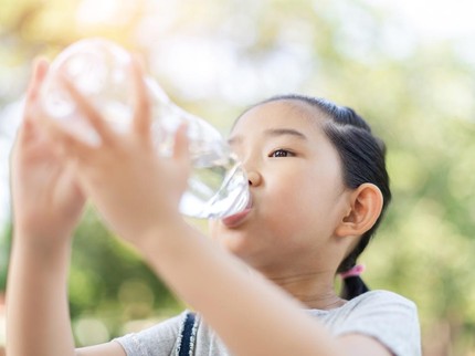 7 Minuman yang Baik untuk Rehidrasi Anak, Salah Satunya Infused Water