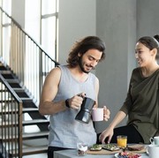 6 Rutinitas Pagi Hari yang Dapat Mencegah Kebosanan dalam Hubungan Pernikahan, Coba Lakukan Mulai Besok!