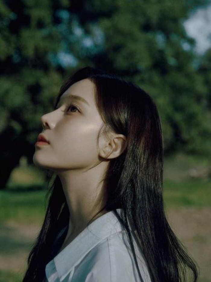 Karina, Giselle, Winter dan Ningning terlihat cantik dengan makeup natural. Mereka juga tampil dengan pakaian santai dalam MV/Foto: instagram.com/aespa_official