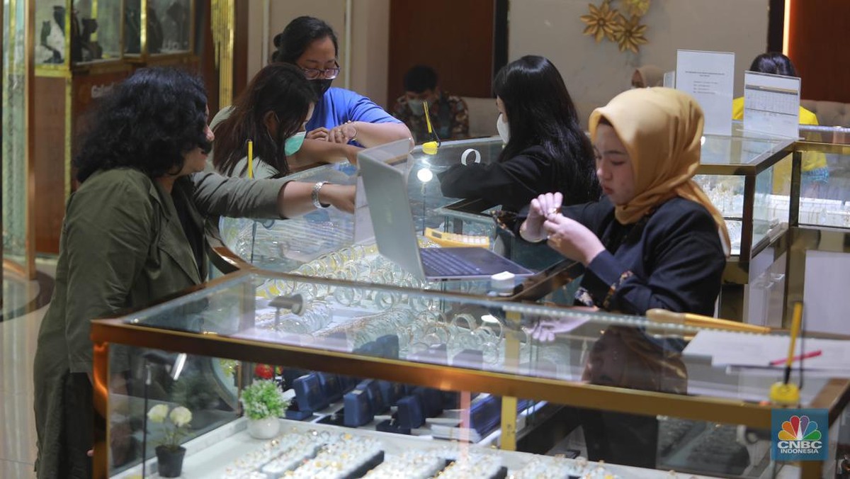 Harga Emas Galeri 24, UBS, Antam dan Antam Retro Hari Ini Ambruk Semua