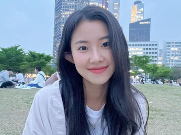 img-title Debut Jadi Aktris, Kakak Jungwoo NCT Masuk Agensi Woori Actors