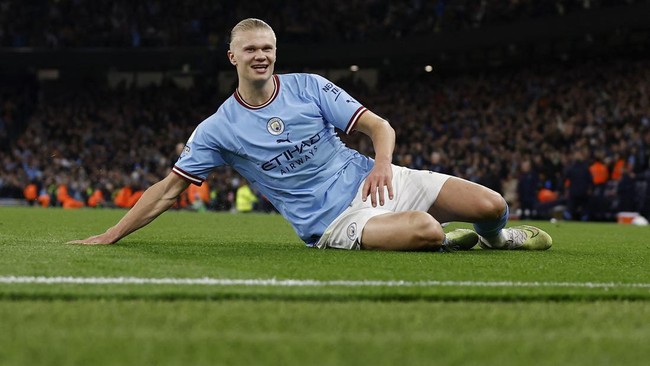 Legenda Manchester United, Gary Neville menilai Erling Haaland bisa unjuk gigi pada duel Manchester City vs Real Madrid di Liga Champions.