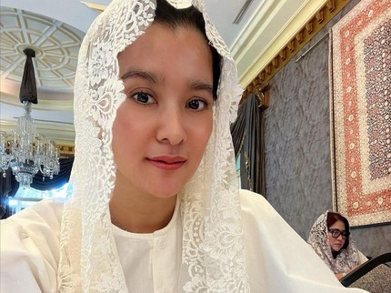 5 Potret Marcella Zalianty Mengaji Tuai Pujian, Disebut Cantik Bercahaya