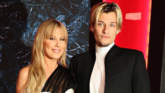 Pengakuan Eksklusif Bon Jovi tentang Hubungan Jake Bongiovi dan Millie Bobby Brown