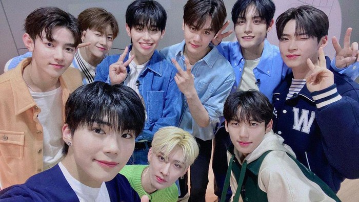 ZEROBASEONE Umumkan Nama Fandom Sekaligus dan Dikabarkan Merilis Reality Show Menjelang Debut