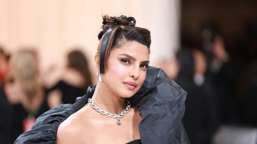 img-title Diarahkan Sutradara Cabul, Priyanka Chopra Pilih Kabur Syuting
