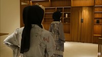 <p>Hunian ini didoninasi warna putih dan unsur kayu, Bunda. Diakui Citra Kirana, sebagian furnitur yang ada di rumah tersebut merupakan pilihannya. (Foto: YouTube Ciky Citra Rezky)<br /><br /><br /></p>