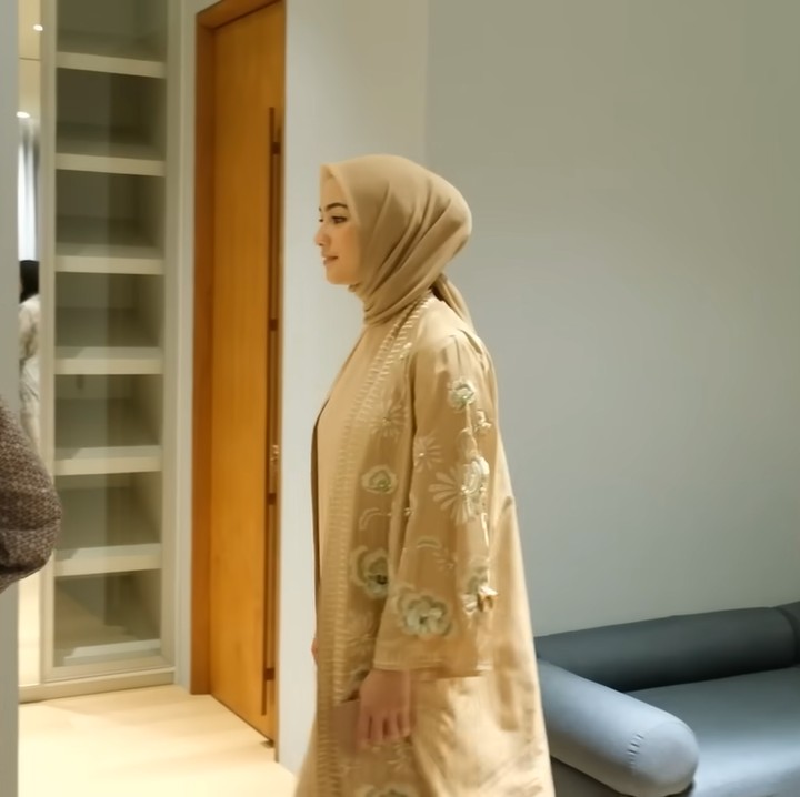 <p>Saat ini, Athar masih tidur bersama kedua orang tuanya. Meski begitu, Citra Kirana dan sang suami sudah menyiapkan kamar untuknya jika sudah siap tidur terpisah. (Foto: YouTube Ciky Citra Rezky)</p>