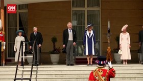 VIDEO: Jelang Dilantik, Raja Charles Dan Camilla Hadiri Pesta Taman