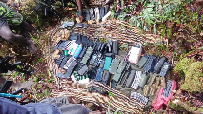 TNI mengungkap detik-detik penembakan 18 anggota Organisasi Papua Merdeka (OPM) di wilayah Intan Jaya, Papua Tengah.