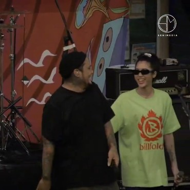 Virgoun Nangis di Atas Panggung, Widy Vierratale Sigap Menenangkan