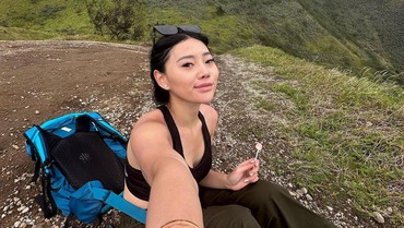 img-title Klarifikasi Wendy Walters Dikira Mendaki Gunung Marapi Sumbar