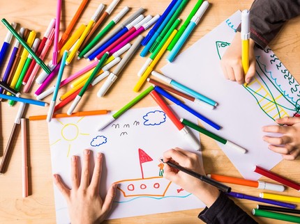 5 Manfaat Mengenalkan Warna pada Anak Sejak Dini, Tingkatkan Keterampilan Matematika