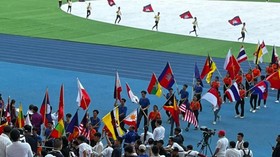 Bendera Indonesia Terbalik di Pra Upacara Pembukaan SEA Games 2023