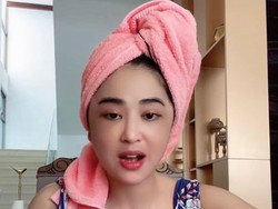 Disebut Tua Usai Transfer Lemak, Ini Reaksi Dewi Perssik