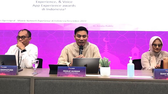 XL Axiata mengaku fokus di tiga bidang untuk menyiasati persaingan antar operator selular.