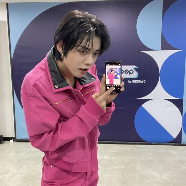 <p>Lalu ada Yeonjun TOMORROW x TOGETHER alias TXT. Dari potret ini, tampaknya ia sedang menghadiri acara musik Inkigayo, Bunda. (Foto: Instagram @yawnzzn)<br /><br /><br /></p>