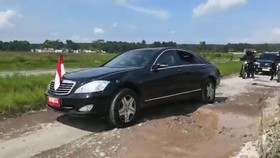 Jalan Rusak di Lampung, Jokowi Pahami Anggaran Daerah Terbatas