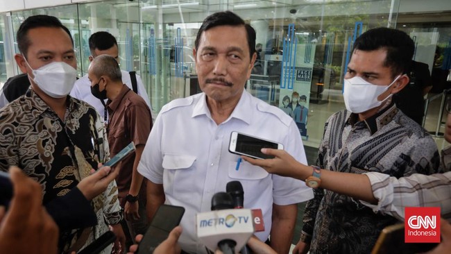 Menko Marves Luhut Binsar Panjaitan membantah kebijakan anyar Presiden Joko Widodo soal pengerukan dan izin ekspor pasir laut bakal merusak lingkungan.