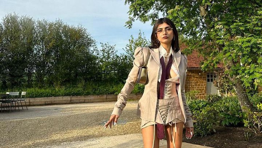 Mia Khalifa Jadi Pembicara Oxford Union
