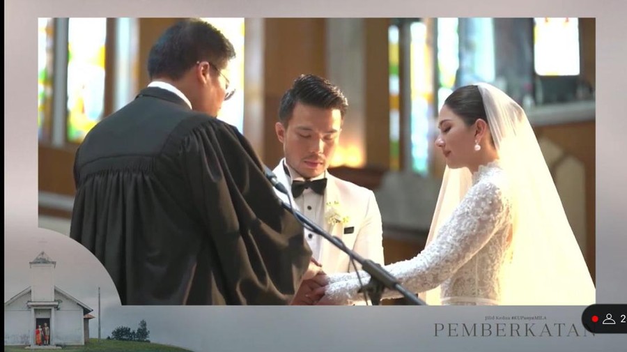 Momen pemberkatan nikah Jessica Mila dan Yakup Hasibuan Momen pemberkatan nikah Jessica Mila dan Yakup Hasibuan