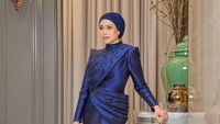 <p>Wanita yang akrab disapa Naz itu merupakan seorang wanita Malaysia yang pernah bekerja sebagai jurnalis. Ia menikah dengan Sultan Hassanal Bolkiah pada 2005. Namun, keduanya berpisah usai Sultan Hassanal Bolkiah menceraikannya pada 2010. (Foto: Instagram @azrinazmazharhakim)</p>