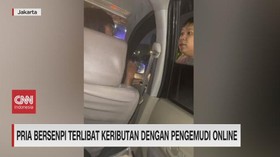 VIDEO: Pria Bersenpi Terlibat Keributan Dengan Pengemudi Online