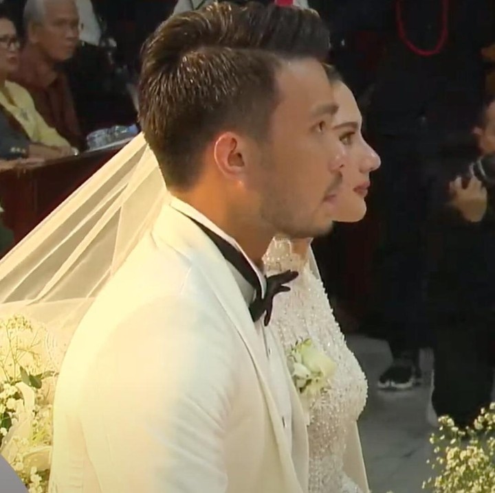<p>Sedikit kilas balik, Yakup Hasibuan melamar Jessica Mila di Bali pada Agustus 2022. Keduanya berbagi momen romantis di pinggir pantai kawasan Uluwatu. Selamat berbahagia Jessica Mila dan Yakup Hasibuan! (Foto: YouTube Jessica Mila)</p>