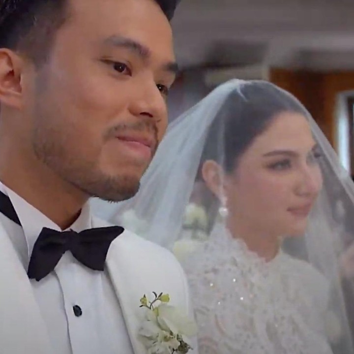 <p>Jessica Mila dan Yakup Hasibuan telah resmi menjadi pasangan suami istri. Keduanya menikah pada Jumat, 5 Mei 2023. Mereka menggelar prosesi pemberkatan di Gereja HKBP Rawamangun, Jakarta Timur. (Foto: YouTube Jessica Mila)<br /><br /><br /></p>