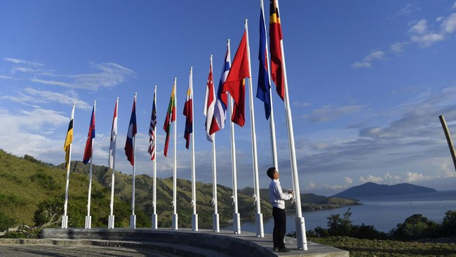 Menteri Luar Negeri Indonesia Retno Marsudi membeberkan sederet agenda sebelum dan saat KTT ASEAN ke-42 di Labuan Bajo.