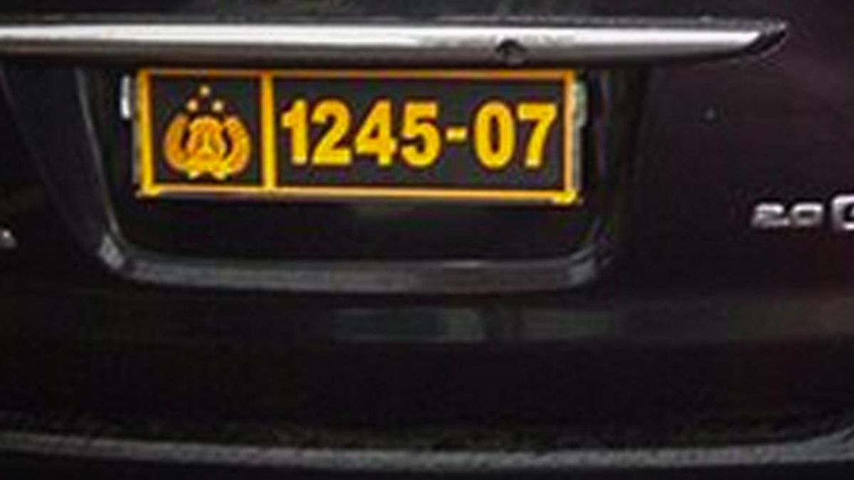 Mitsubishi Pajero Sport Pakai Pelat Polri Palsu Buat Gaya-gayaan