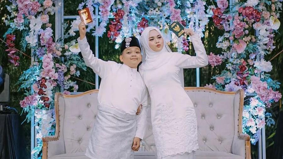 Selamat! Megi Irawan 'Tuyul dan Mbak Yul' Resmi Menikah Selamat! Megi Irawan 'Tuyul dan Mbak Yul' Resmi Menikah