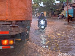 Lika-liku Warga Hadapi Banjir di Cijagra Bandung