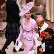 Gaya Para Tamu Undangan di Penobatan Raja Charles III, dari Bangsawan hingga Selebriti!