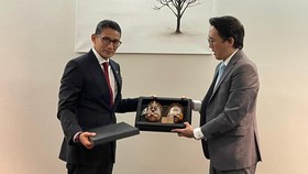 Dorong Industri Kreatif Nasional, Sandiaga Temui Bos CJ ENM di Korsel