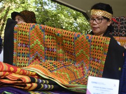 Kain Tenun Khas NTT: Sejarah Hingga Fungsinya
