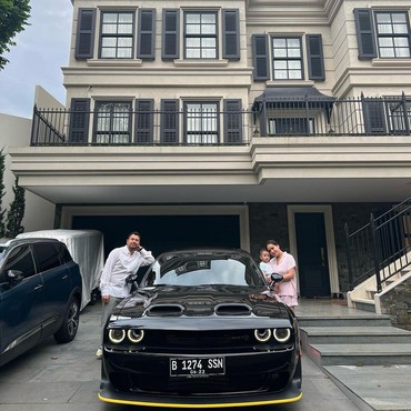 Ada Tumpukan Gas 3 Kg yang Kini Langka, 7 Potret Rumah Raffi Ahmad & Nagita Slavina Disorot