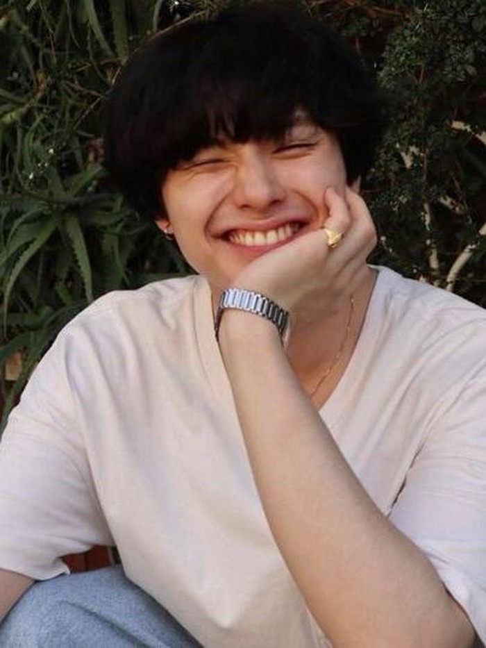 Saat ini, Kyoya Honda menjadi salah satu aktor muda yang diperhitungkan di Jepang. Ia juga menjadi trend icon bagi para remaja pria di sana karena penampilannya yang modis./ foto: instagram.com/k__y__o__y__a.h