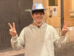 Song Joong Ki Unggah Foto Liburan Setelah Menikah, Tak Ada Wajah Istri