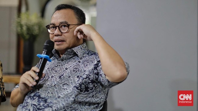 Sudirman Said mengaku sedang mempertimbangkan untuk maju sebagai calon gubernur di Pilkada DKI Jakarta 2024.