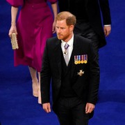 Serba Dior, Gaya Pangeran Harry Jadi Sorotan di Penobatan Raja Charles III