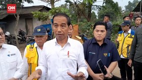 VIDEO: Jokowi Gelontorkan Rp800 Miliar Untuk Perbaiki Jalan di Lampung