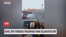 VIDEO: Kapal Feri Terbakar, Penumpang Panik Selamatkan Diri