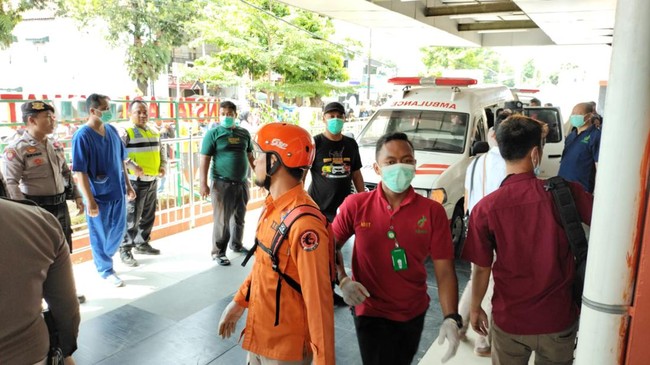 Korban meninggal dunia dalam kecelakaan bus masuk sungai di kawasan wisata Guci, Tegal, Jawa Tengah bertambah menjadi dua orang.