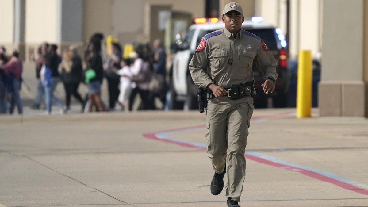 FOTO: Penembakan di Mal Texas Tewaskan 8 Orang