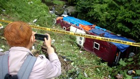 Jasa Raharja Jamin Santunan-Perawatan Korban Bus Masuk Sungai di Guci