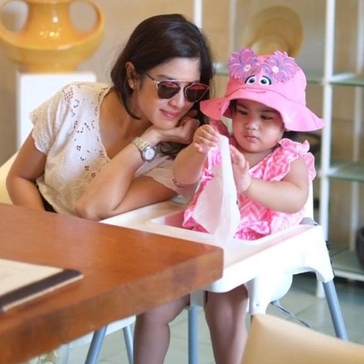 <p>Anak bungsunya, Ishana, lahir pada 7 Juni 2013. Tahun ini, usia Ishana akan genap 10 tahun. Wah, tak terasa sudah besar ya. (Foto: Instagram: @therealdisastr)</p>