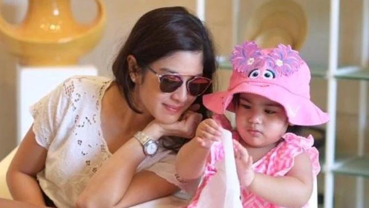 Potret Putri Dian Sastro Potret Putri Dian Sastro