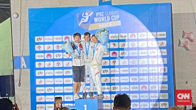 Atlet panjat tebing Indonesia Nursamsa Raharjati berhasil merebut medali emas Kejuaraan Dunia Panjat Tebing (IFSC) 2023, Minggu (7/5).